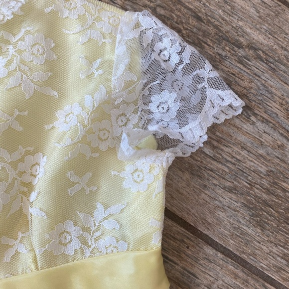 Vintage Girls Children’s Lace Yellow Handmade Long Dress Size 7 1960s Style - Picture 6 of 8